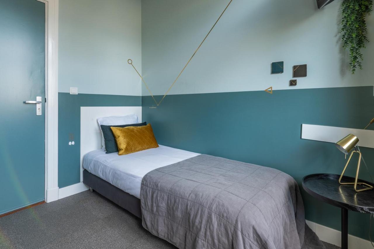 Single Room with Shared Bathroom